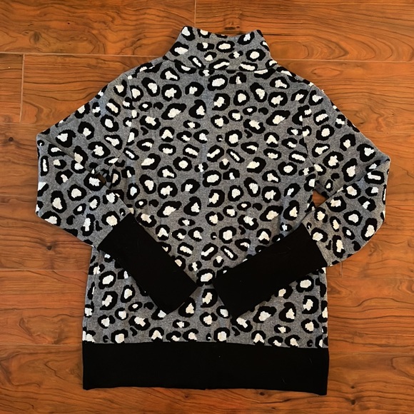 Racheal Zoe Gray and Black Cheetah Print Long Sleeve Full Zip Up Sweater - Picture 8 of 9